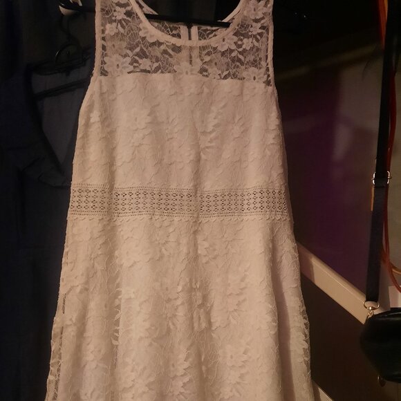 White floral dress - Picture 1 of 2